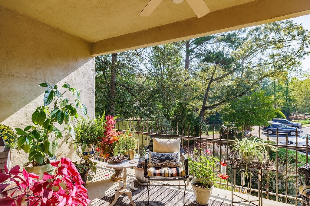 125 Woodlake Drive 207