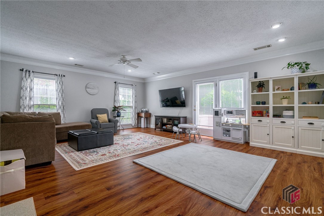 130 Woodhaven Ridge