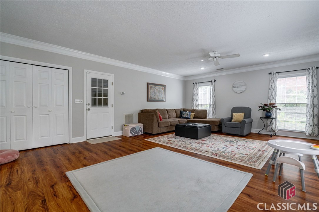 130 Woodhaven Ridge