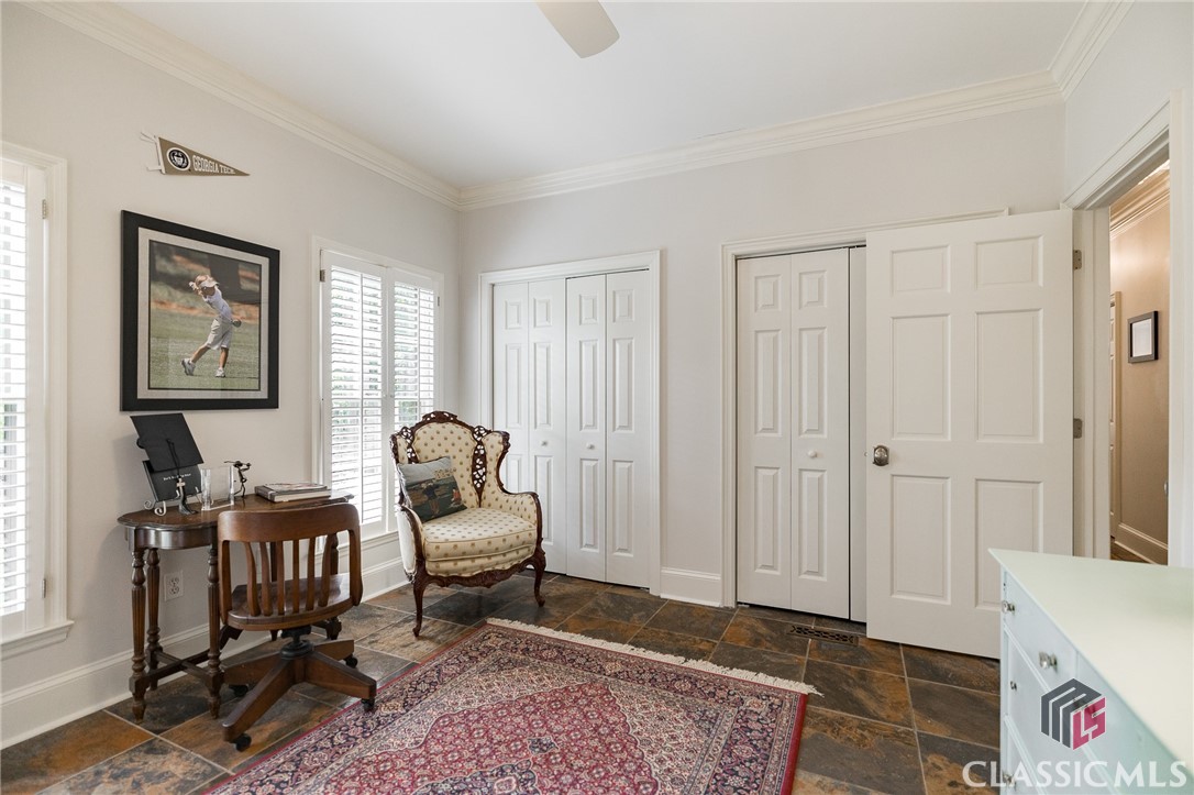 129 N Stratford Drive