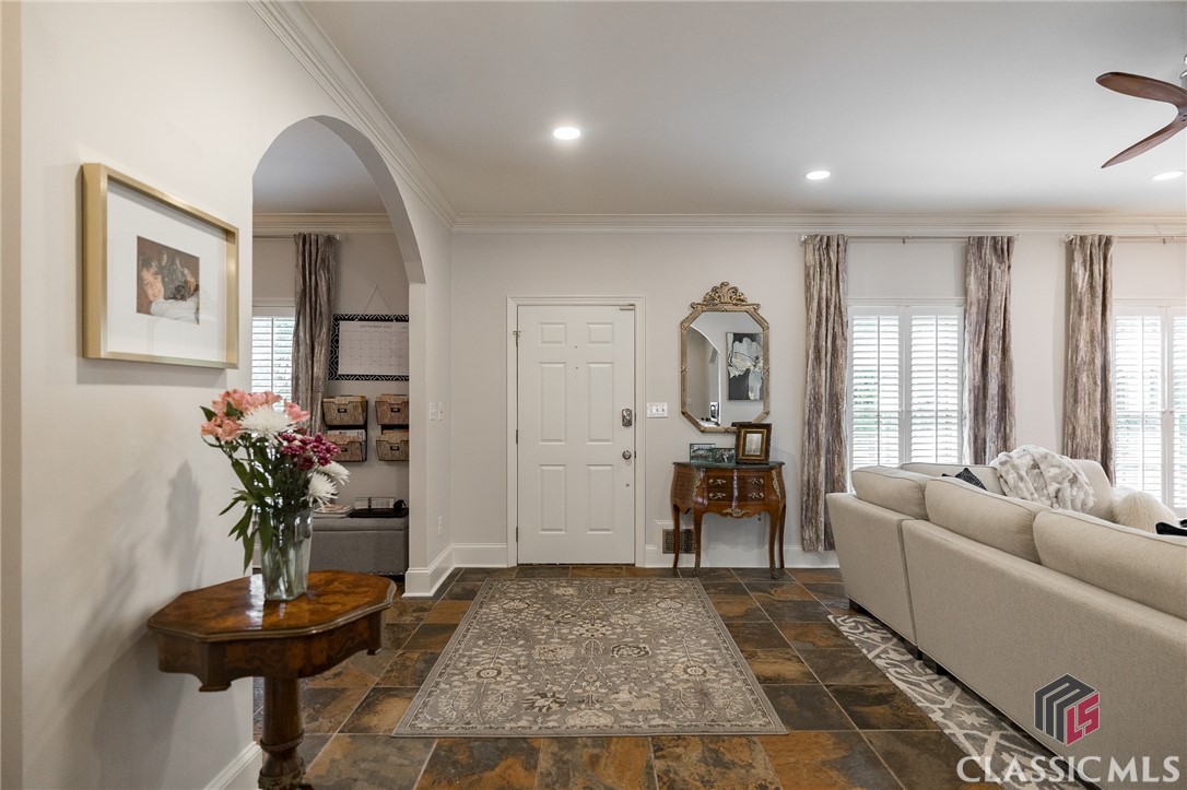 129 N Stratford Drive