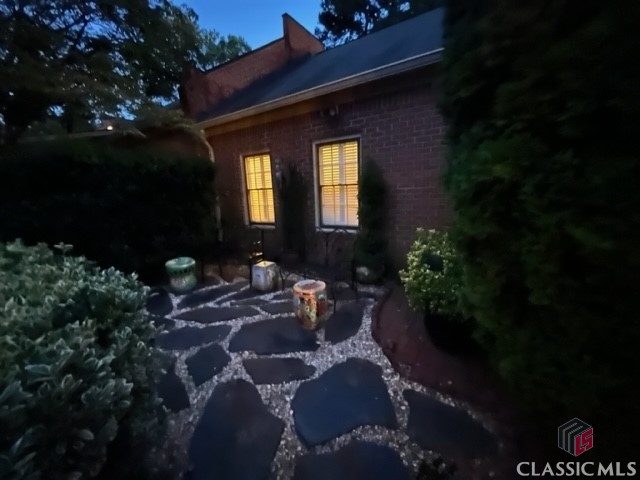 129 N Stratford Drive