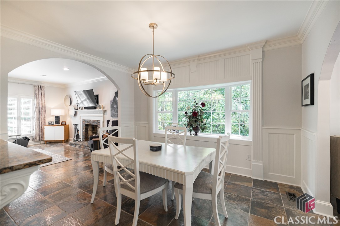 129 N Stratford Drive