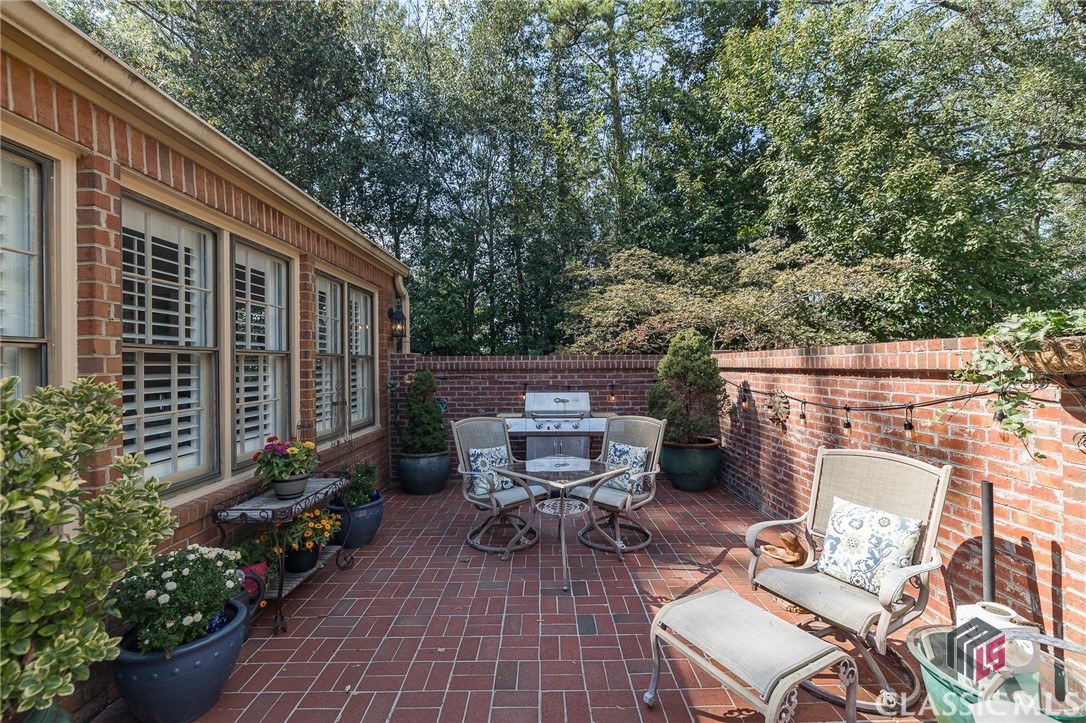 129 N Stratford Drive