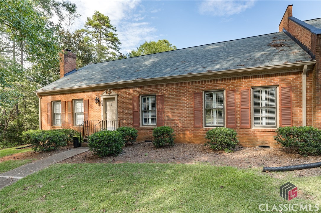 129 N Stratford Drive