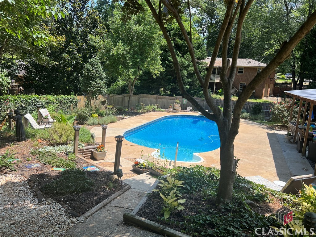 594 Forest Heights Drive