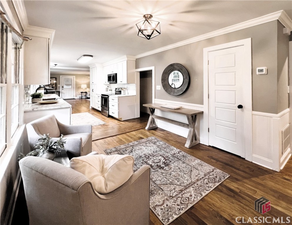 594 Forest Heights Drive