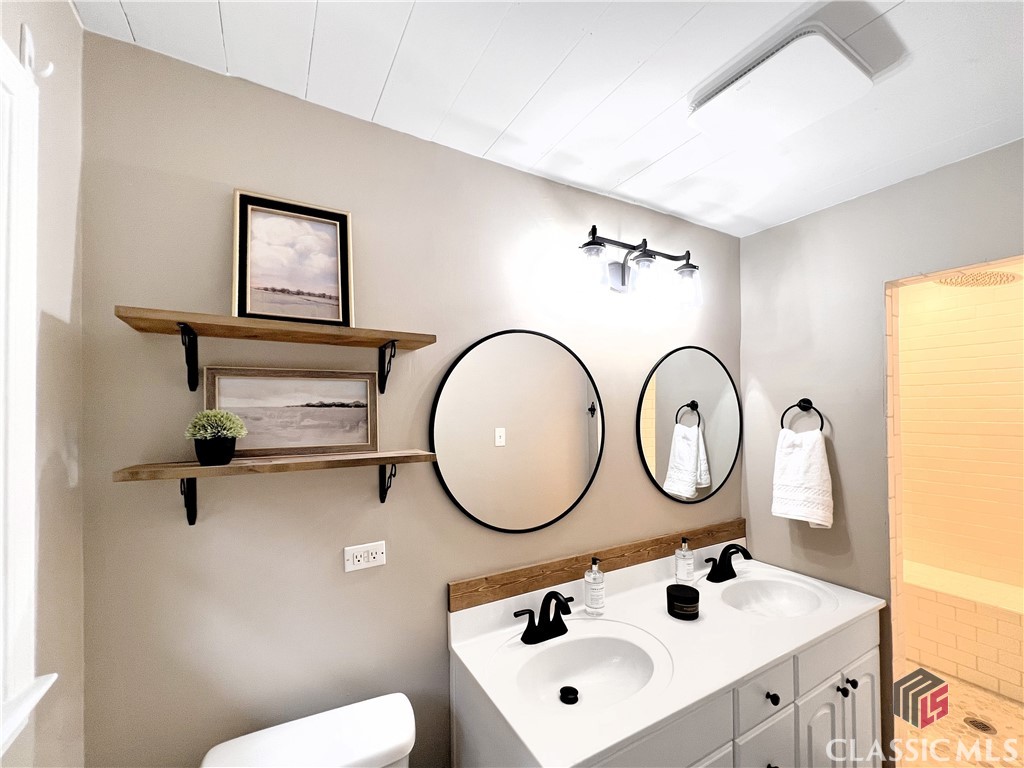 594 Forest Heights Drive