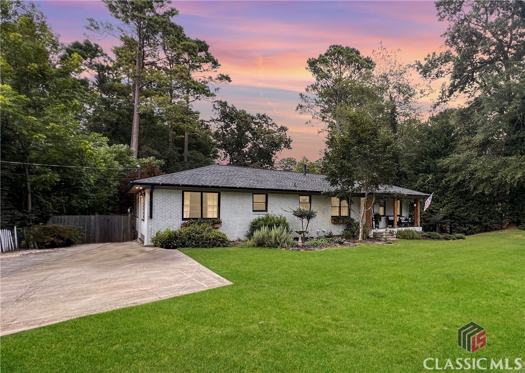 594 Forest Heights Drive