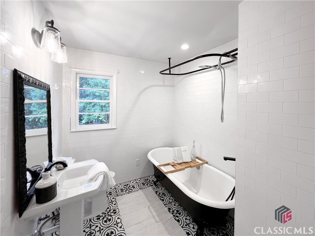 594 Forest Heights Drive