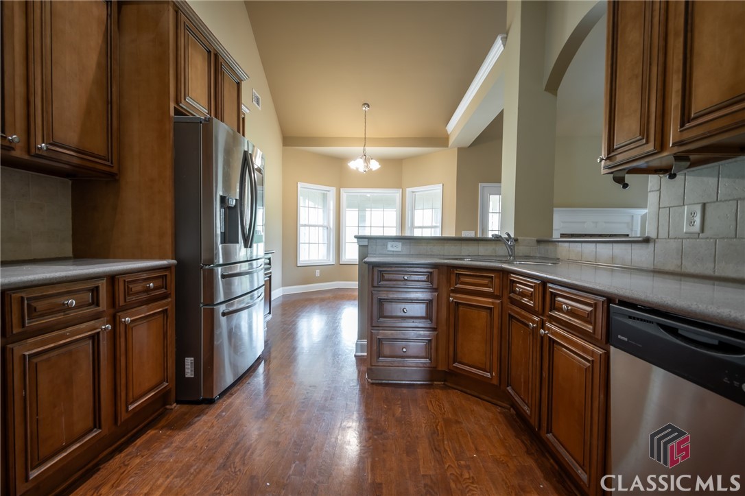 210 Sawtooth Oak Drive