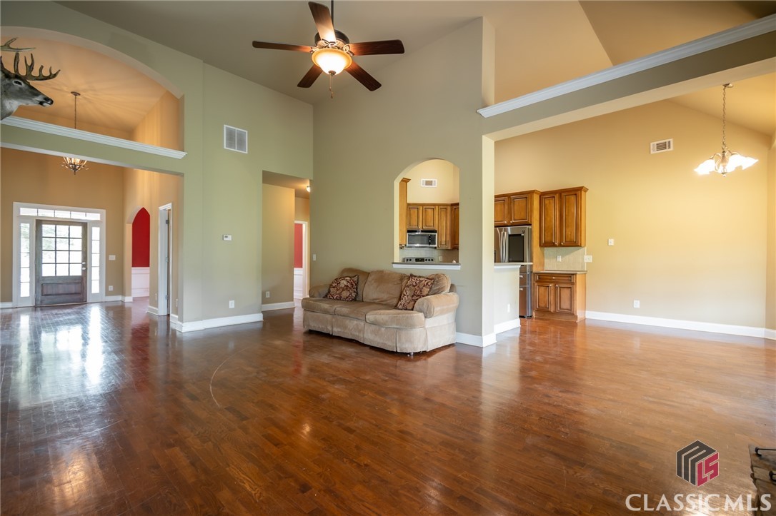 210 Sawtooth Oak Drive