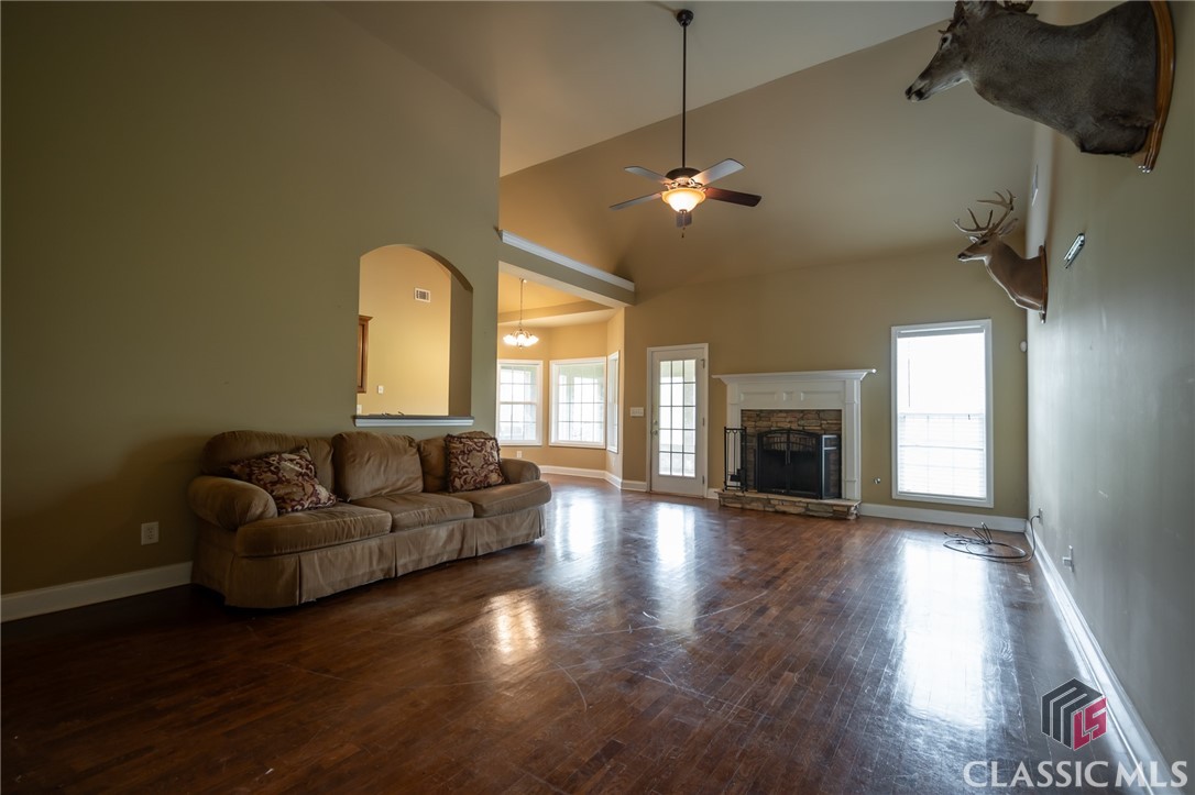 210 Sawtooth Oak Drive