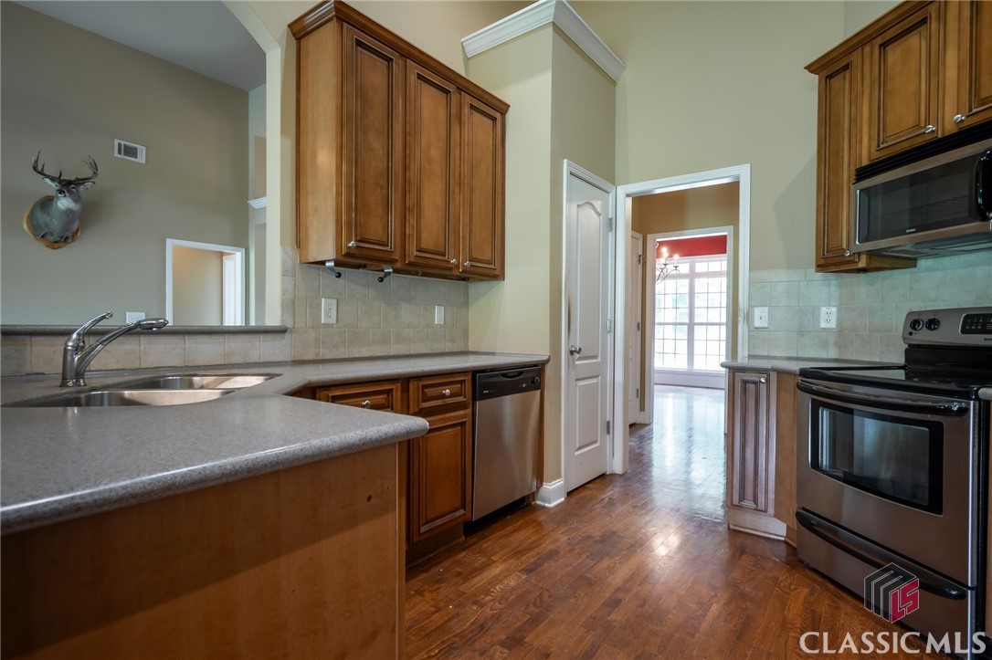 210 Sawtooth Oak Drive