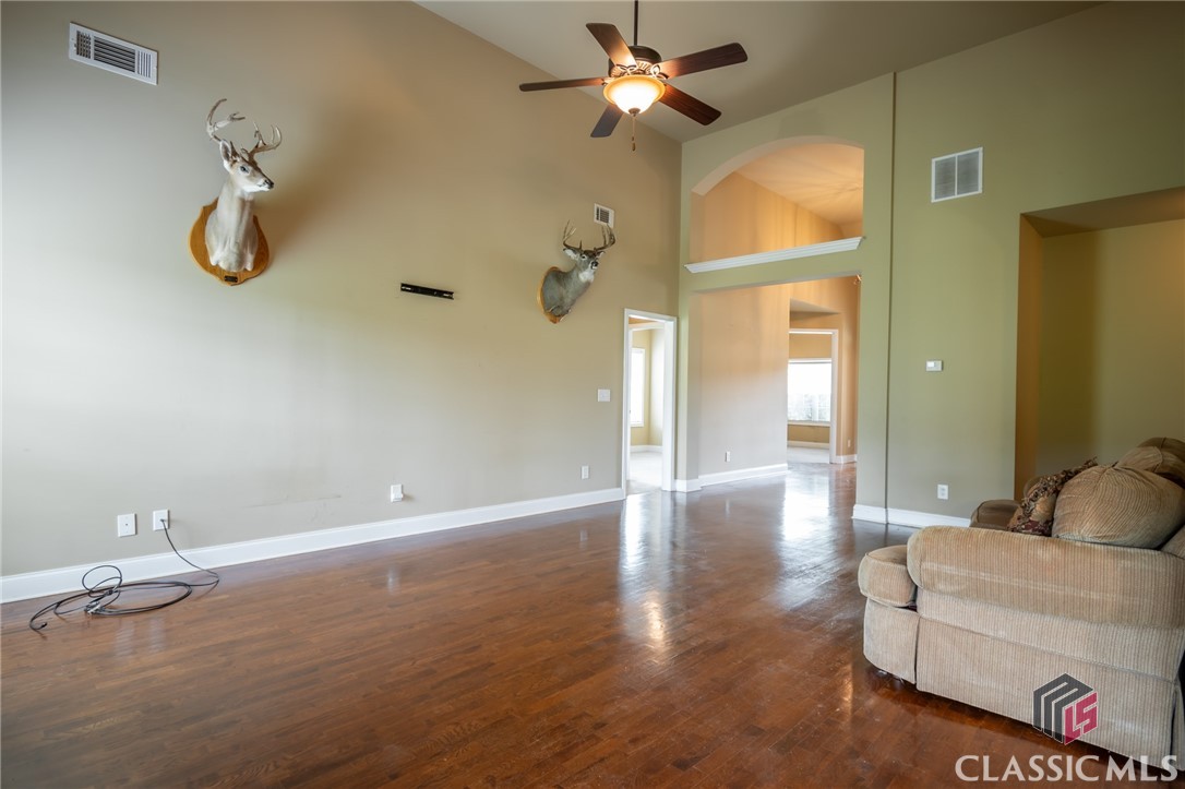 210 Sawtooth Oak Drive