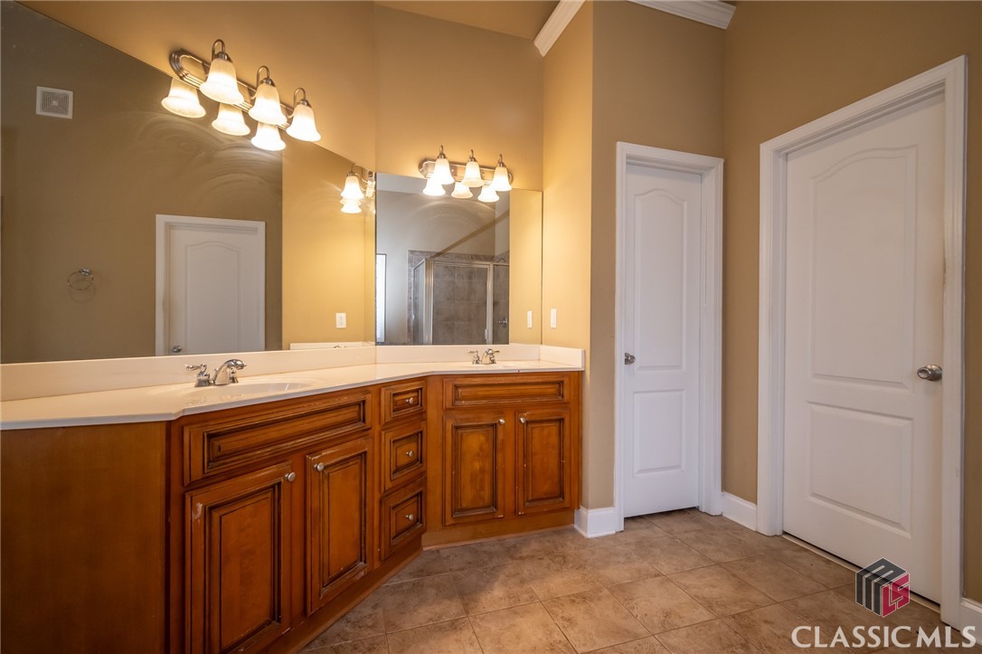 210 Sawtooth Oak Drive