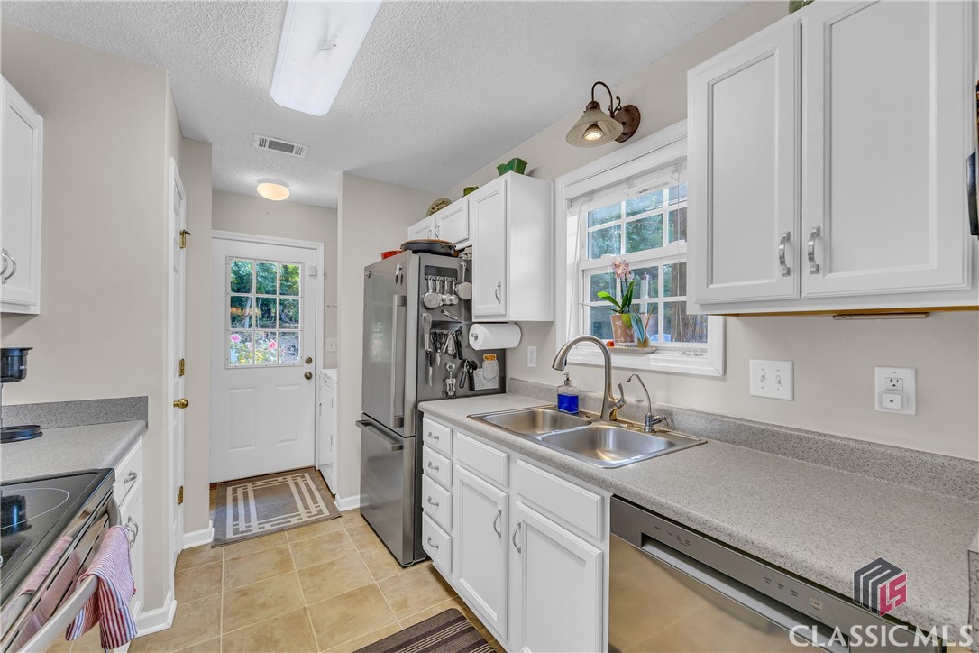 1325 Cedar Shoals Drive 400