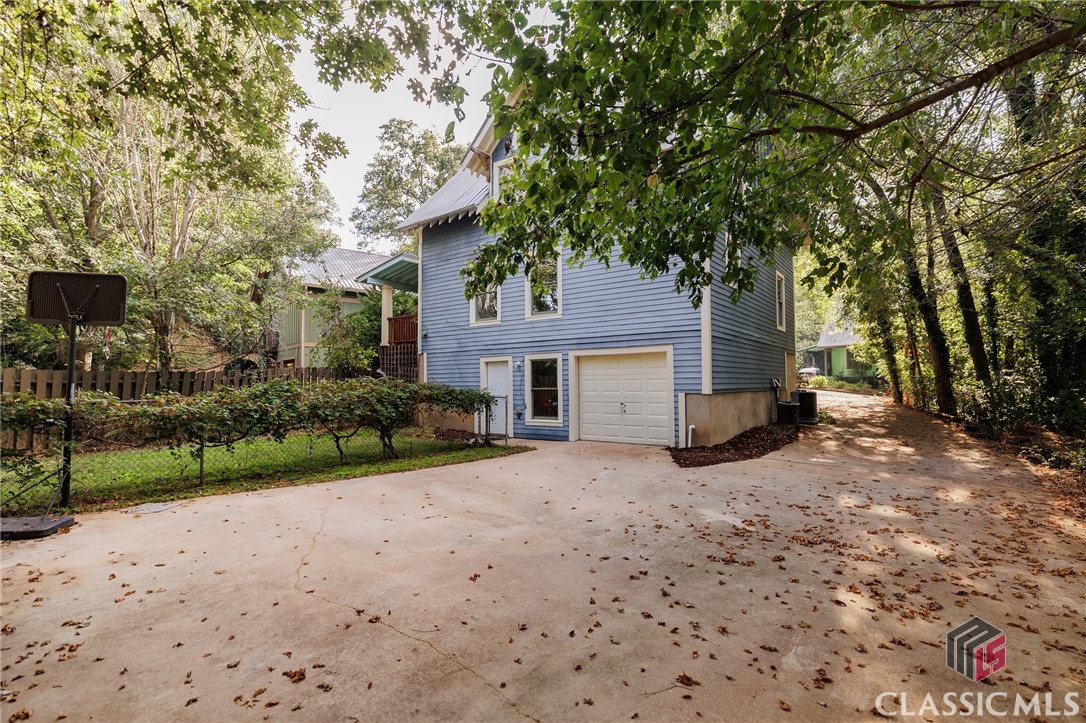 135 Hendrix Avenue