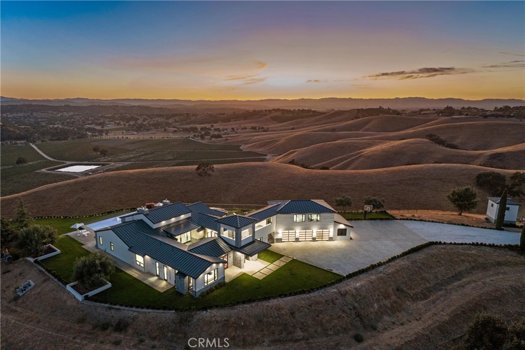 888 Camino Vina