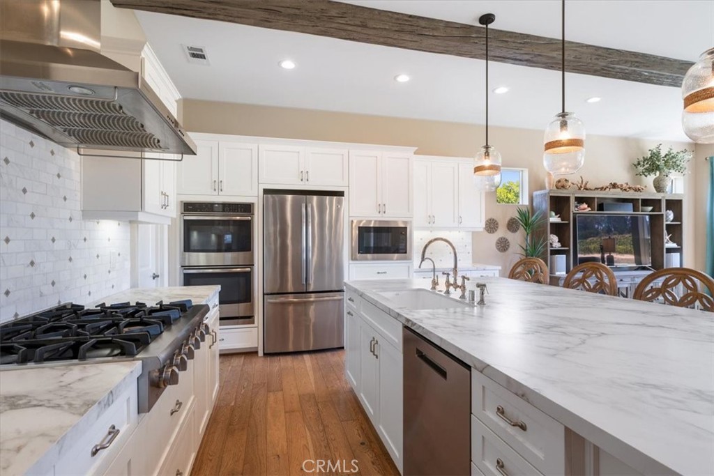 1220 Trail View