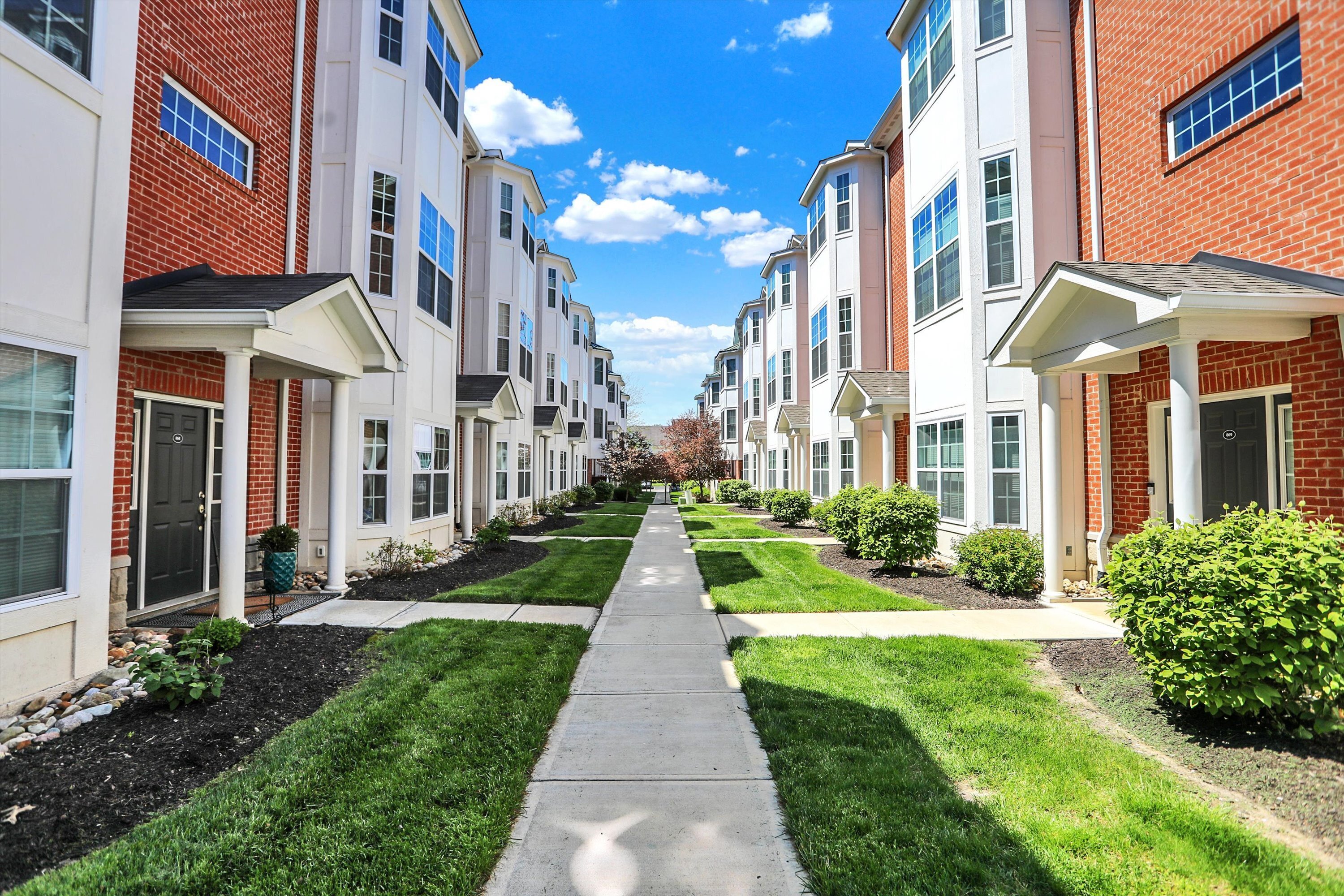 868 S Park Trail Drive