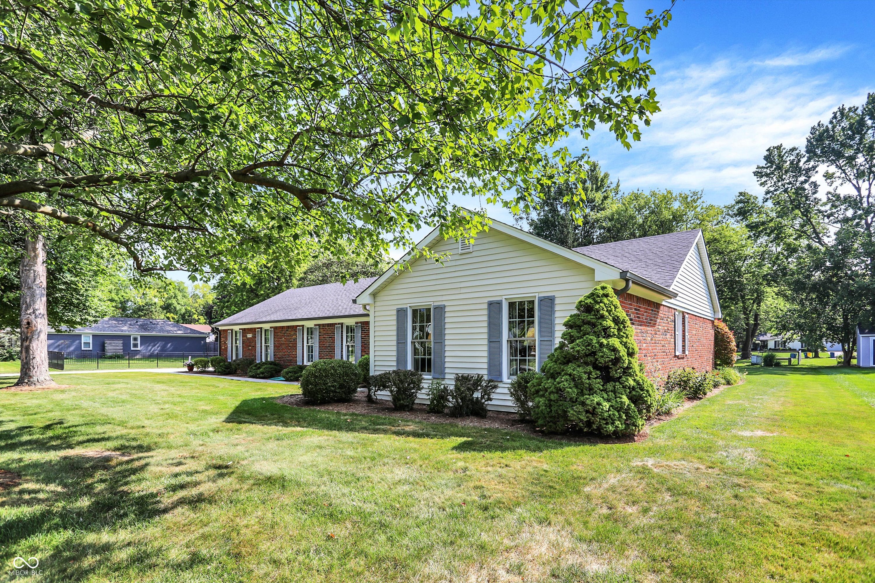 10919 W Lakeshore Drive