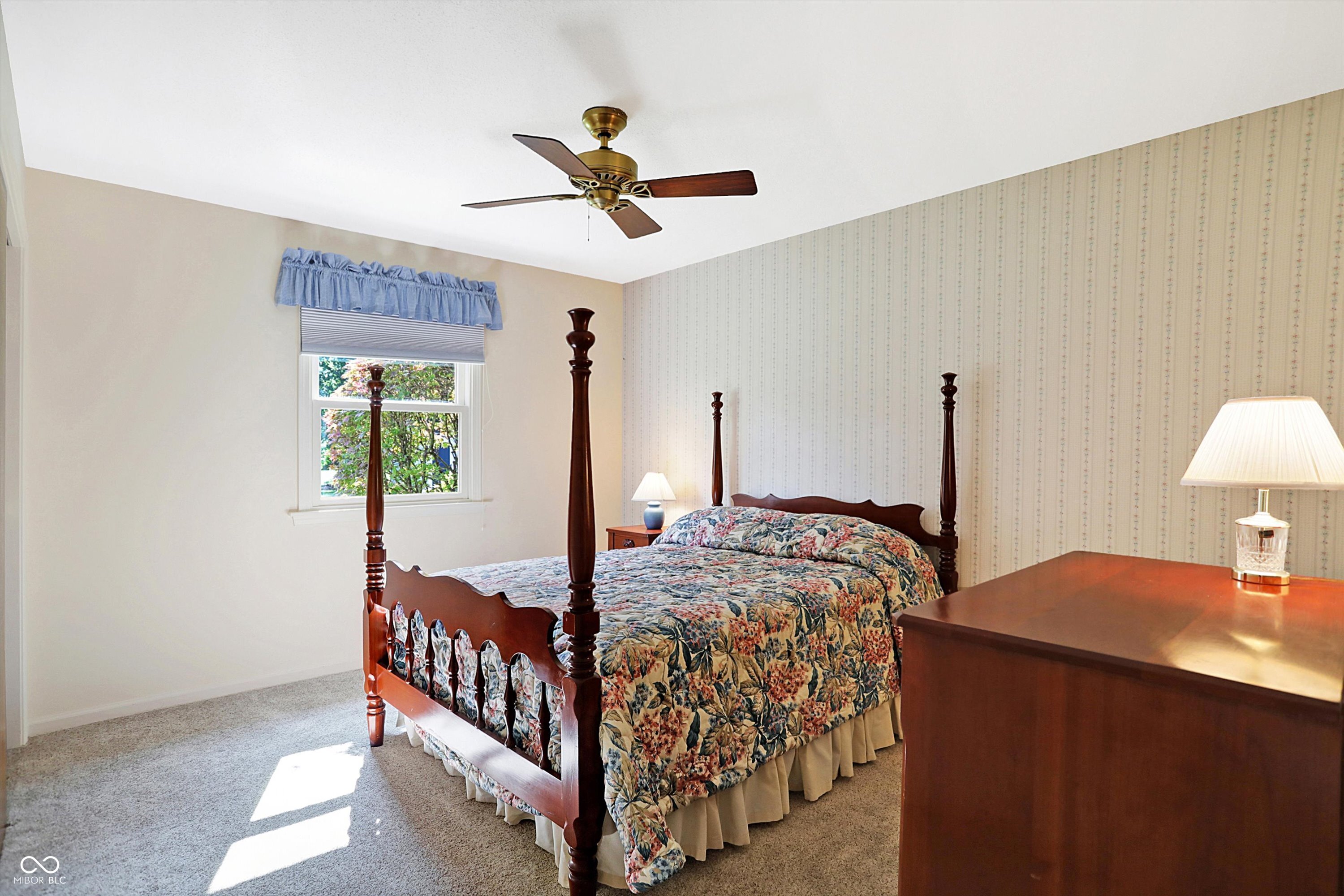 10919 W Lakeshore Drive