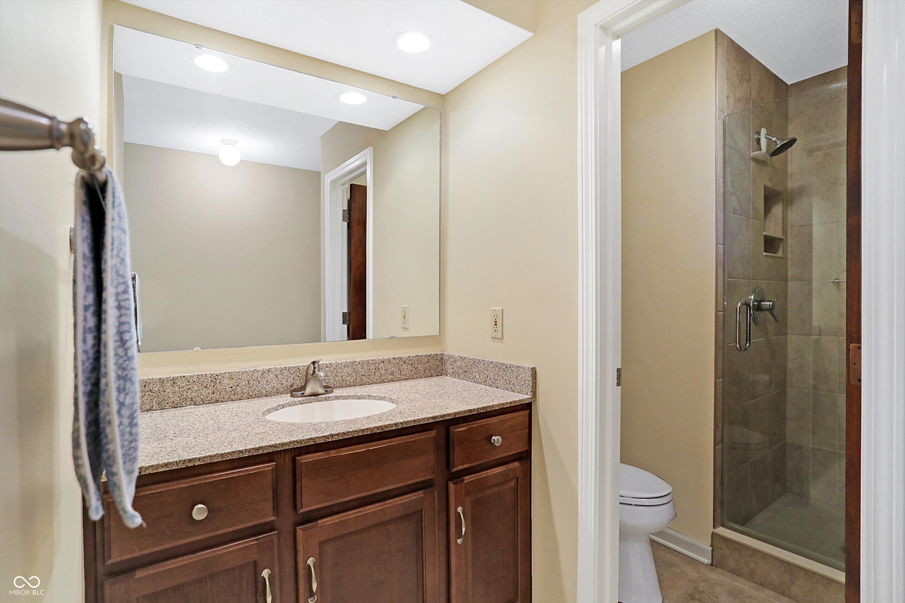 10919 W Lakeshore Drive