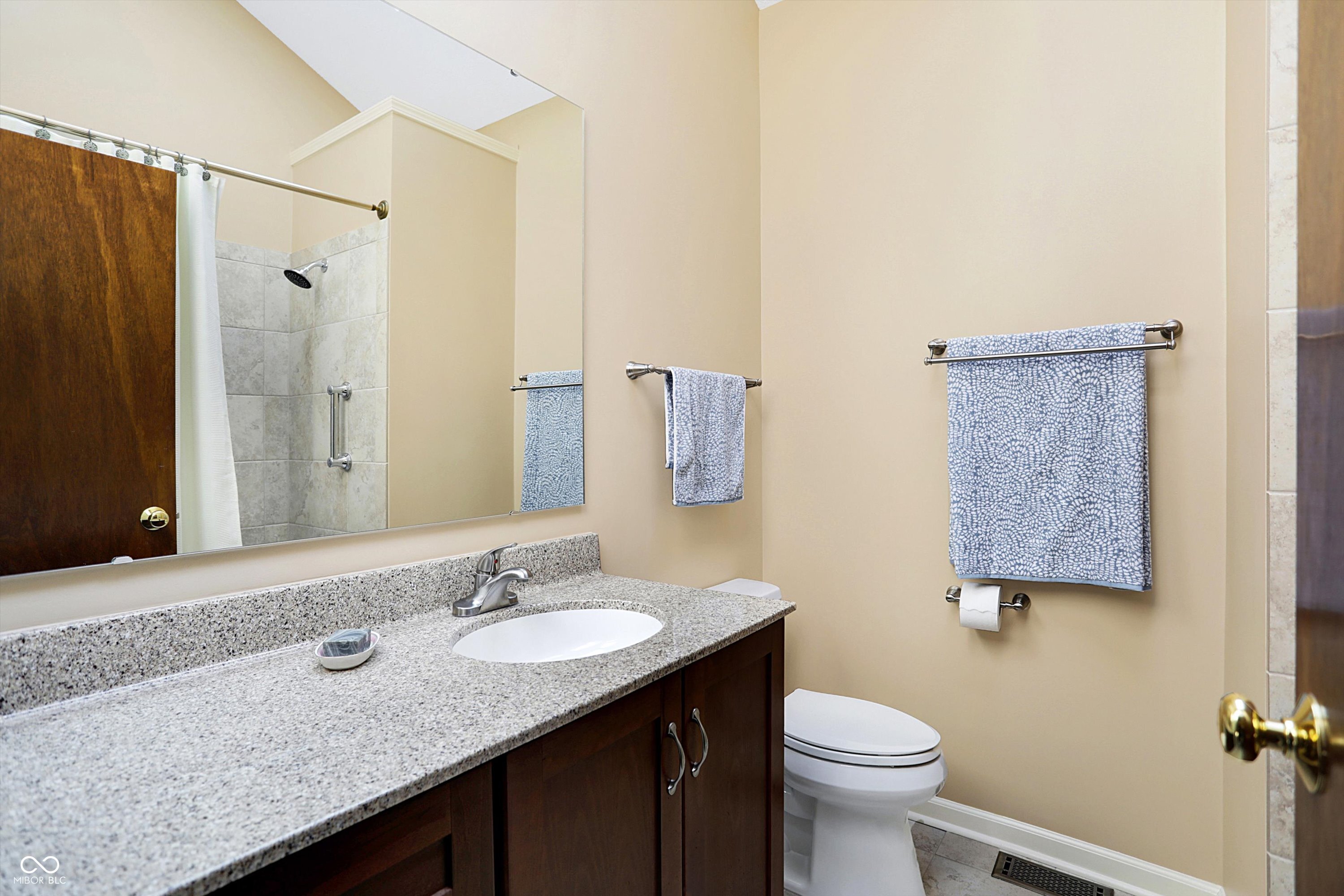 10919 W Lakeshore Drive