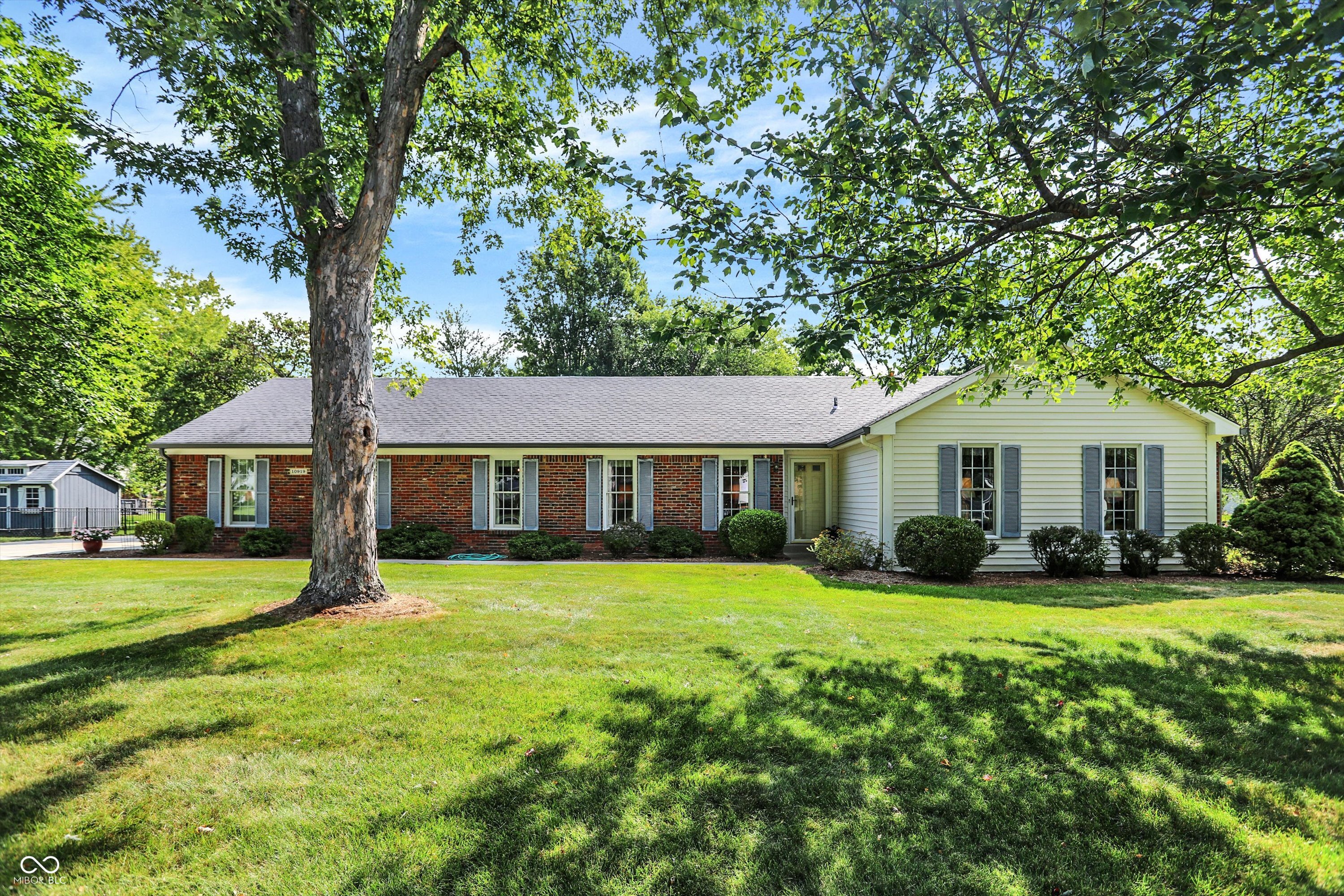 10919 W Lakeshore Drive