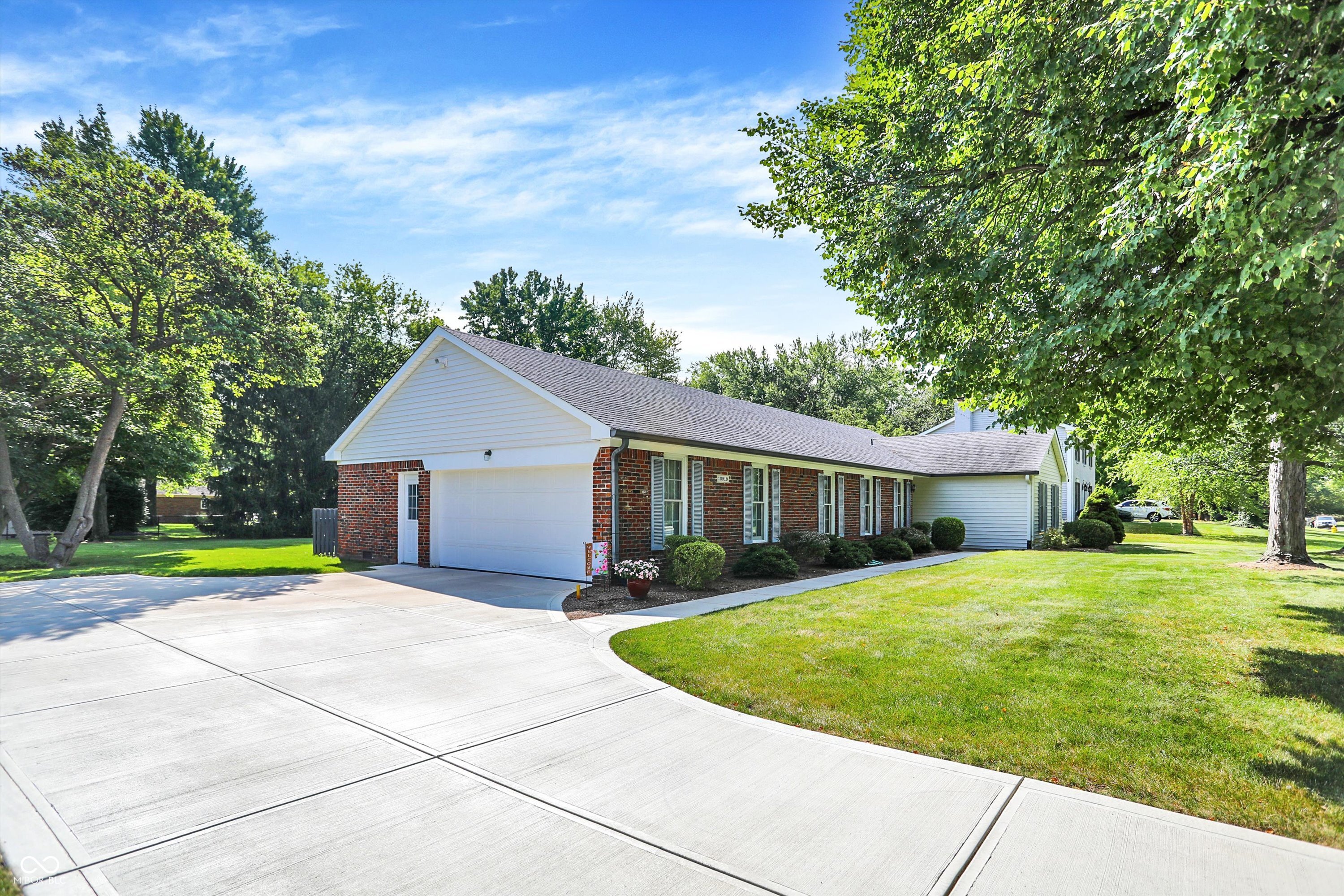 10919 W Lakeshore Drive