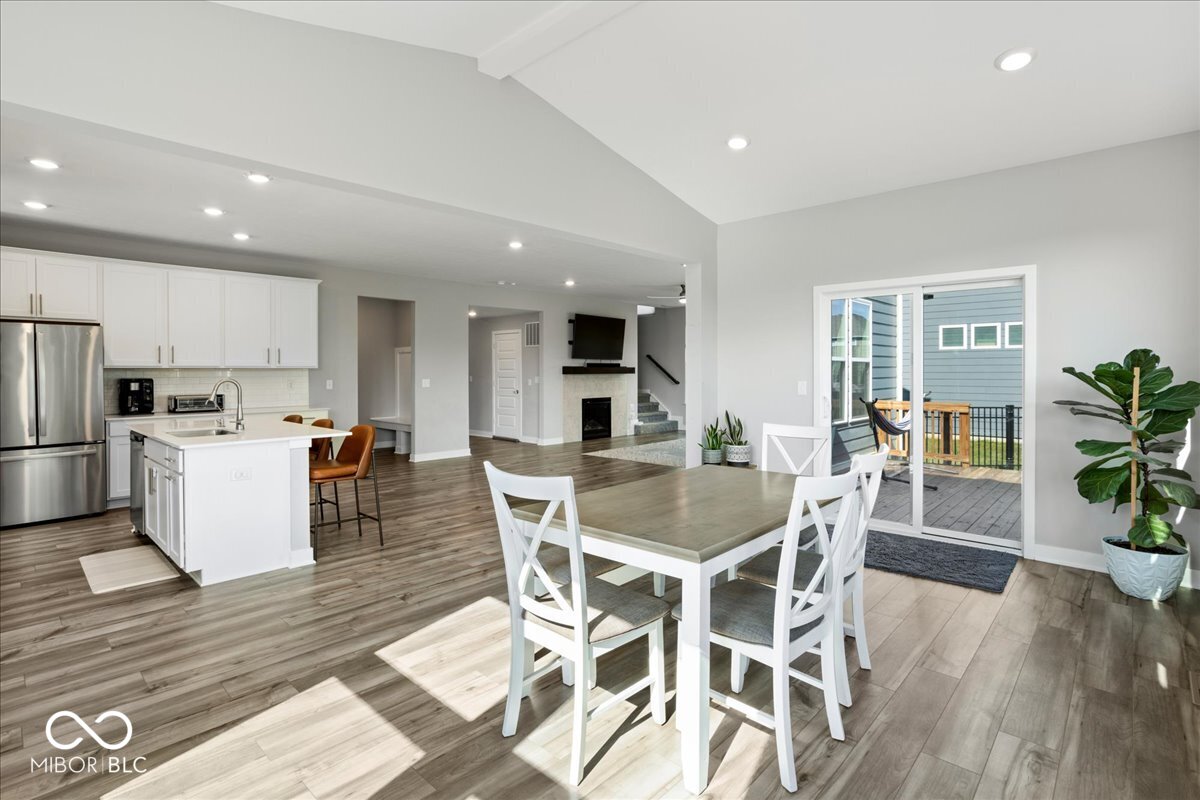 5453 Cloverdale Lane