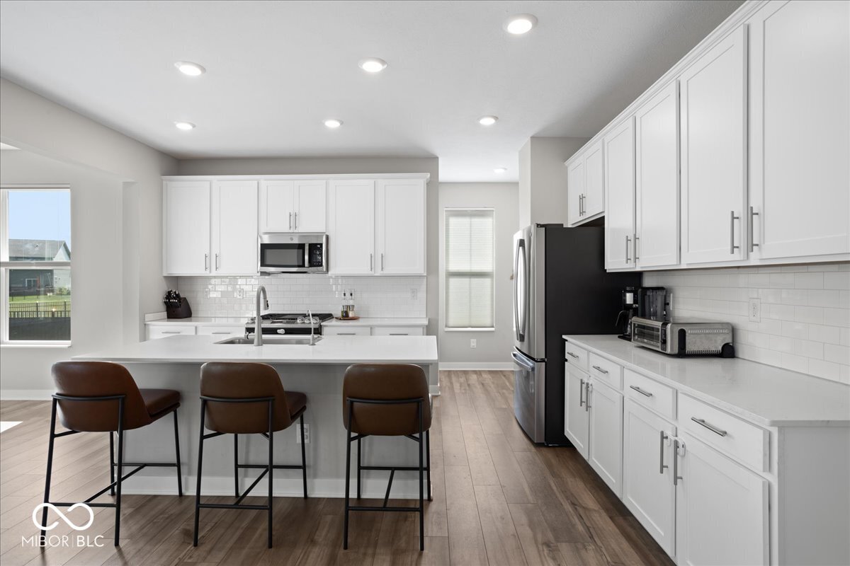 5453 Cloverdale Lane