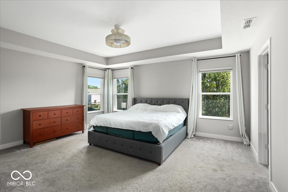 5453 Cloverdale Lane