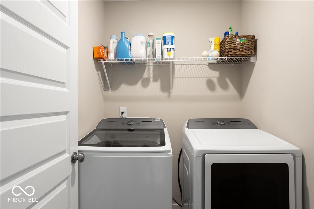 5453 Cloverdale Lane