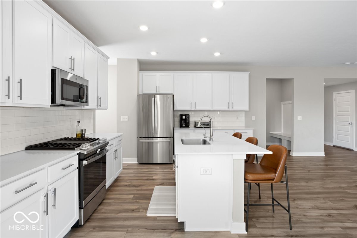 5453 Cloverdale Lane