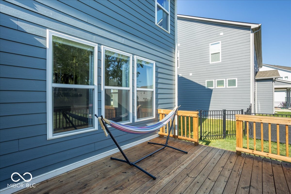 5453 Cloverdale Lane