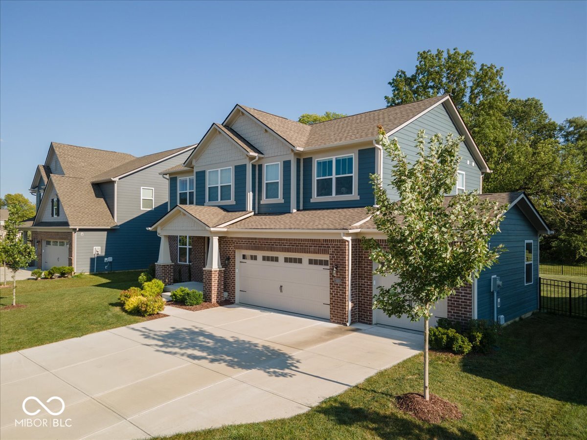 5453 Cloverdale Lane