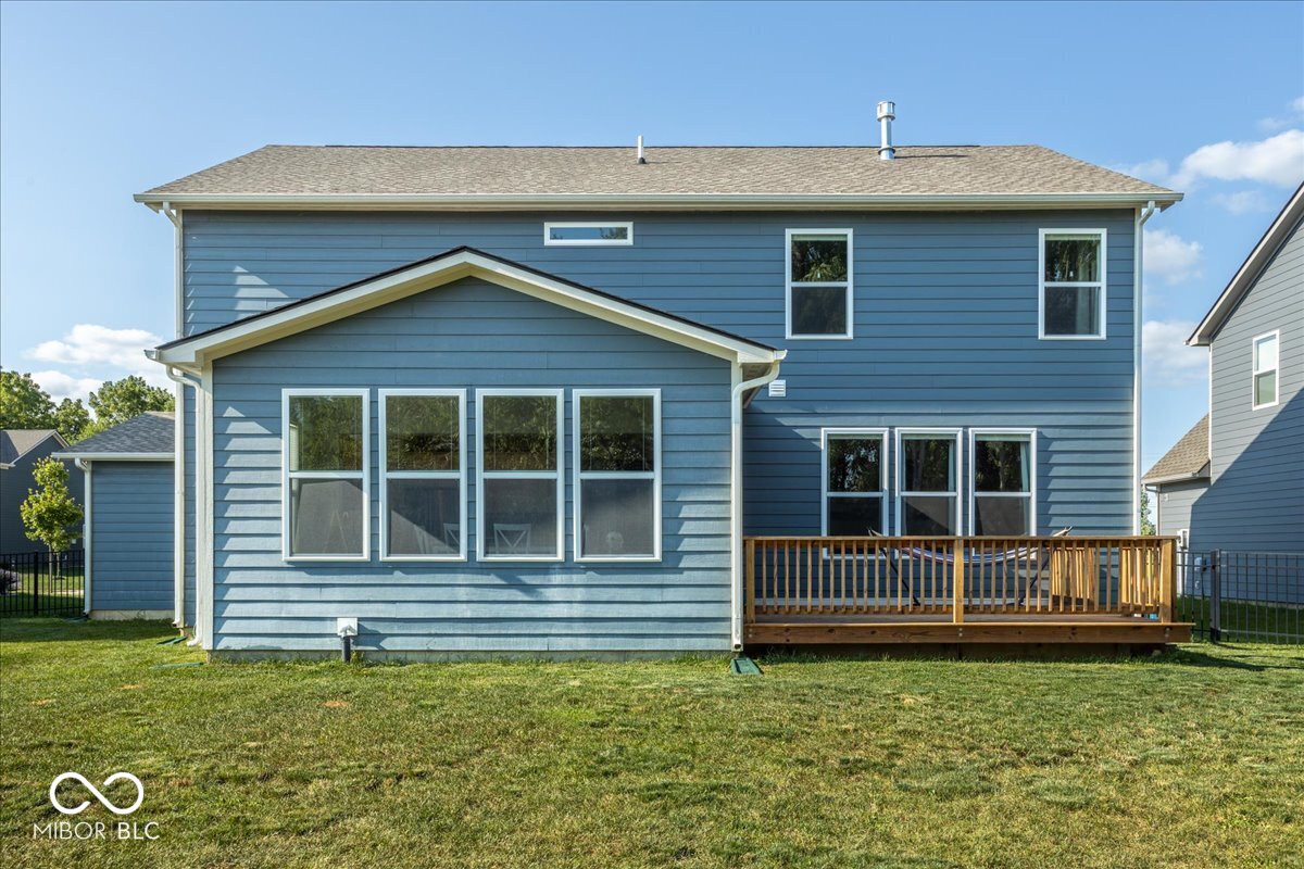 5453 Cloverdale Lane