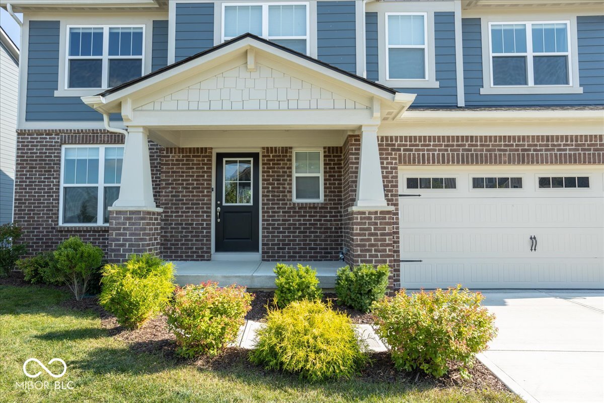 5453 Cloverdale Lane