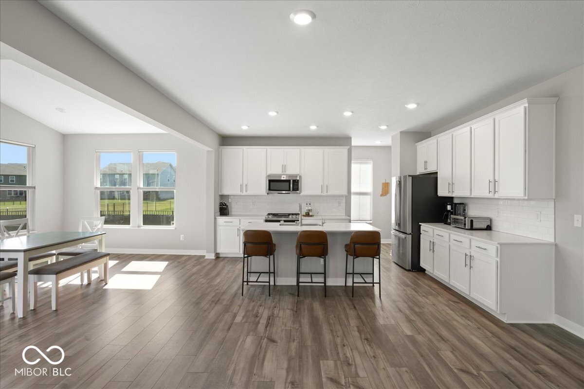 5453 Cloverdale Lane