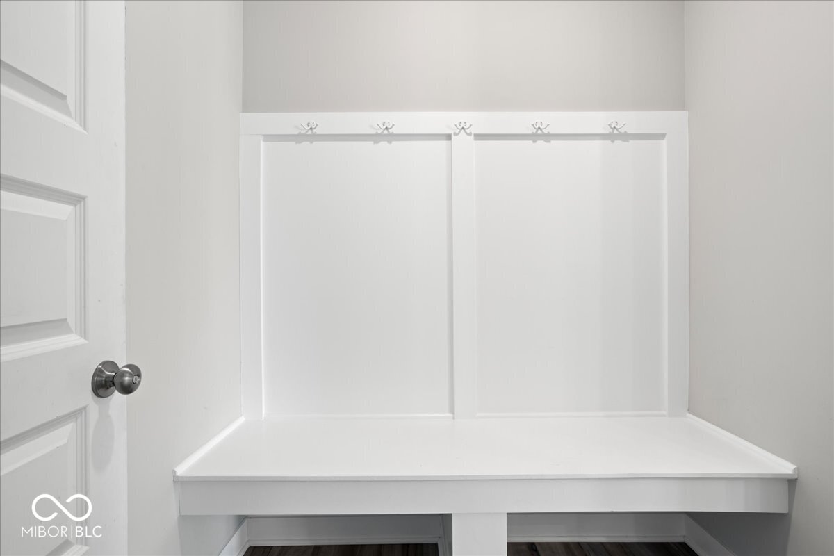 5453 Cloverdale Lane