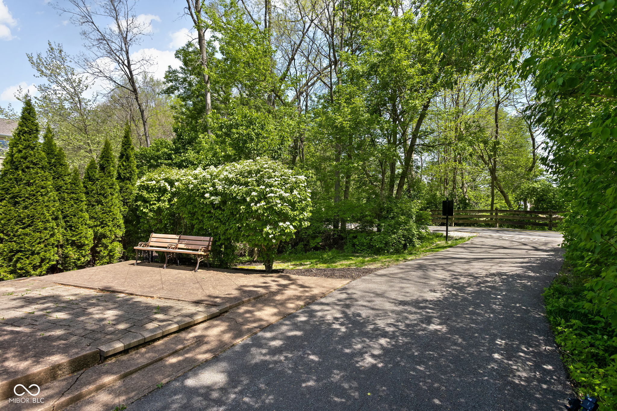 675 Greenford Trail N