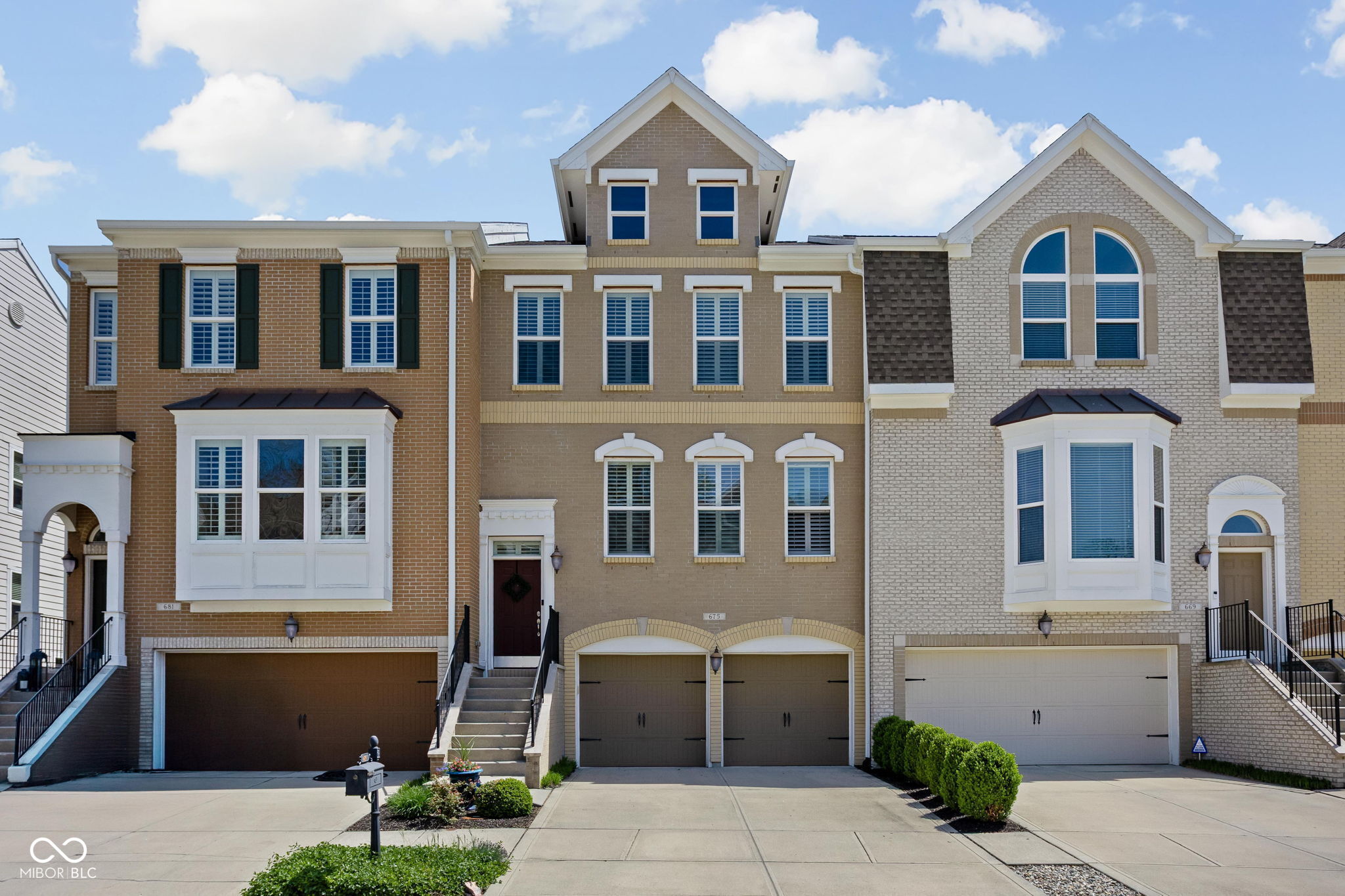 675 Greenford Trail N