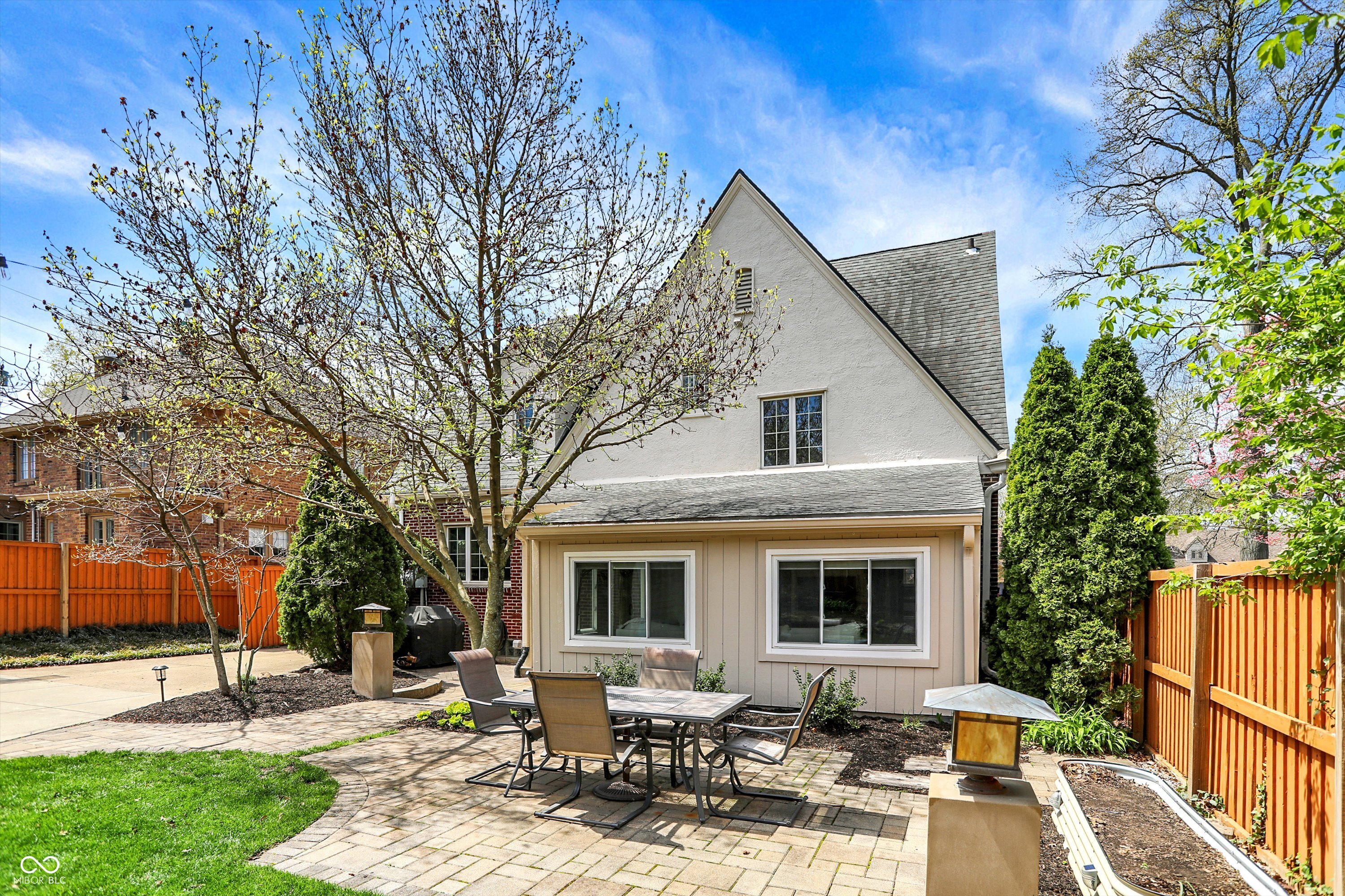 5611 N Delaware Street