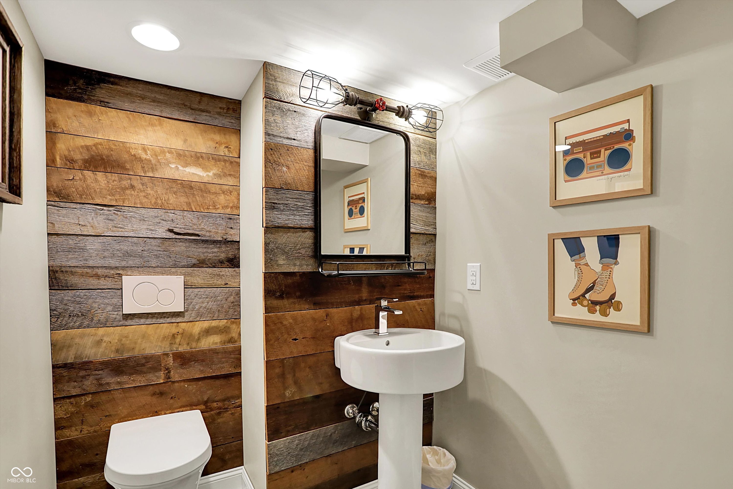 5611 N Delaware Street