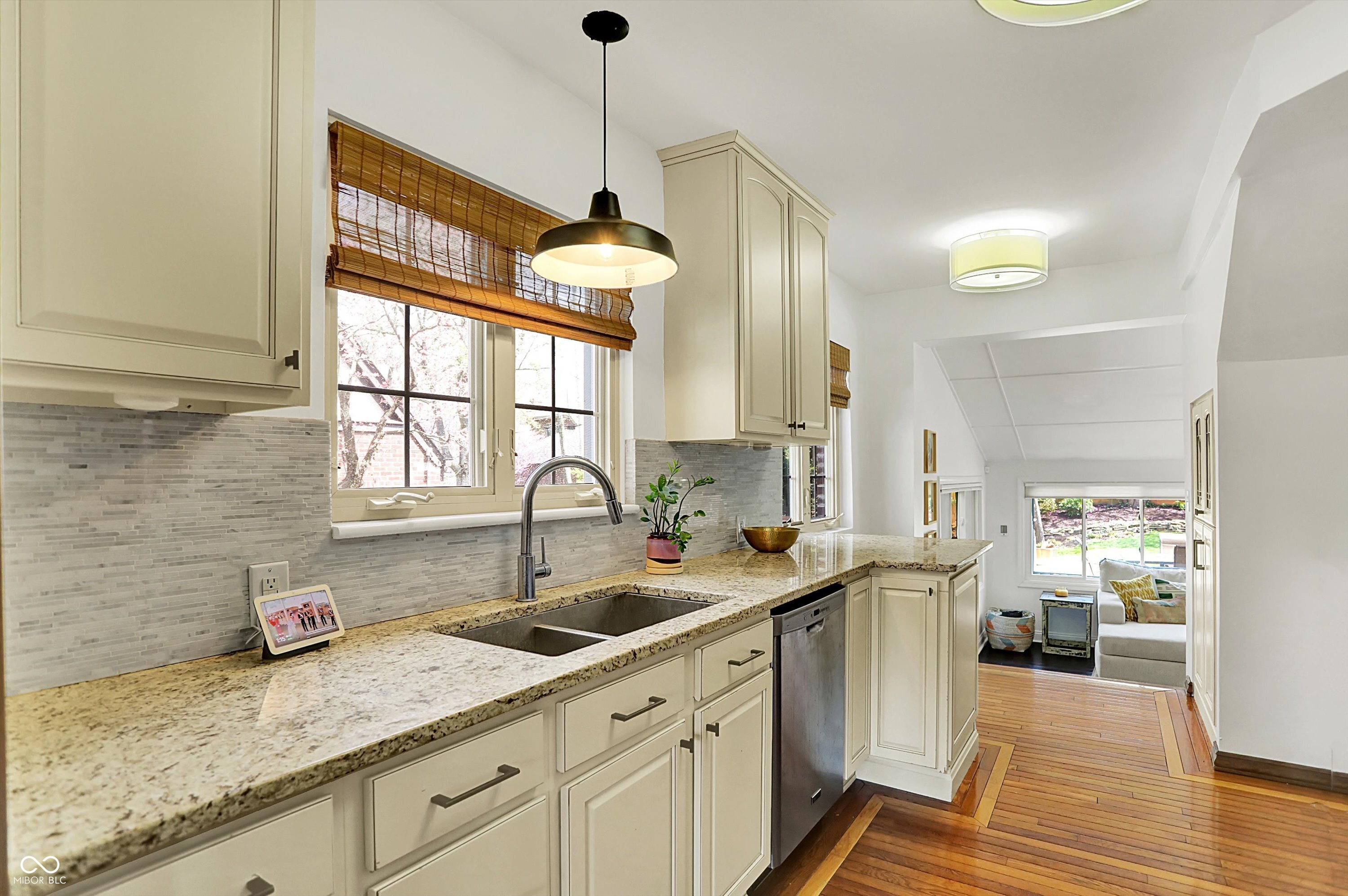 5611 N Delaware Street