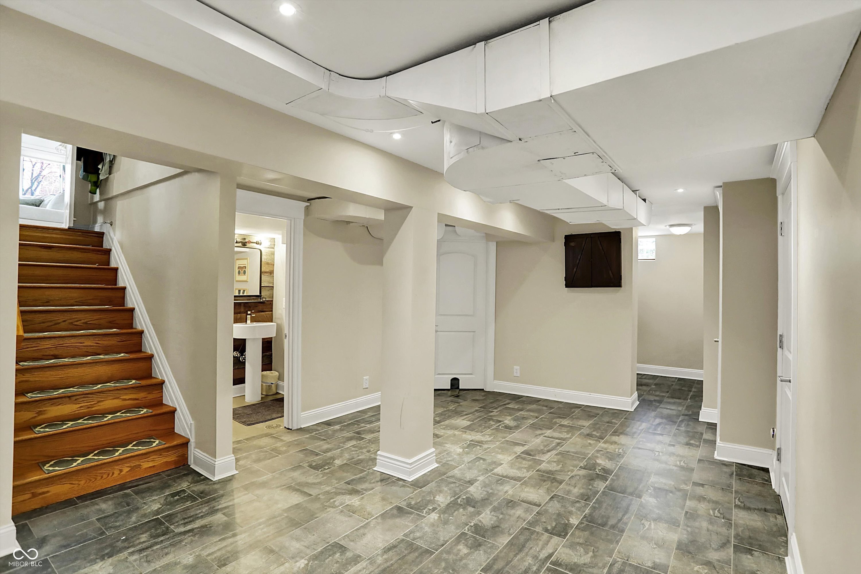 5611 N Delaware Street