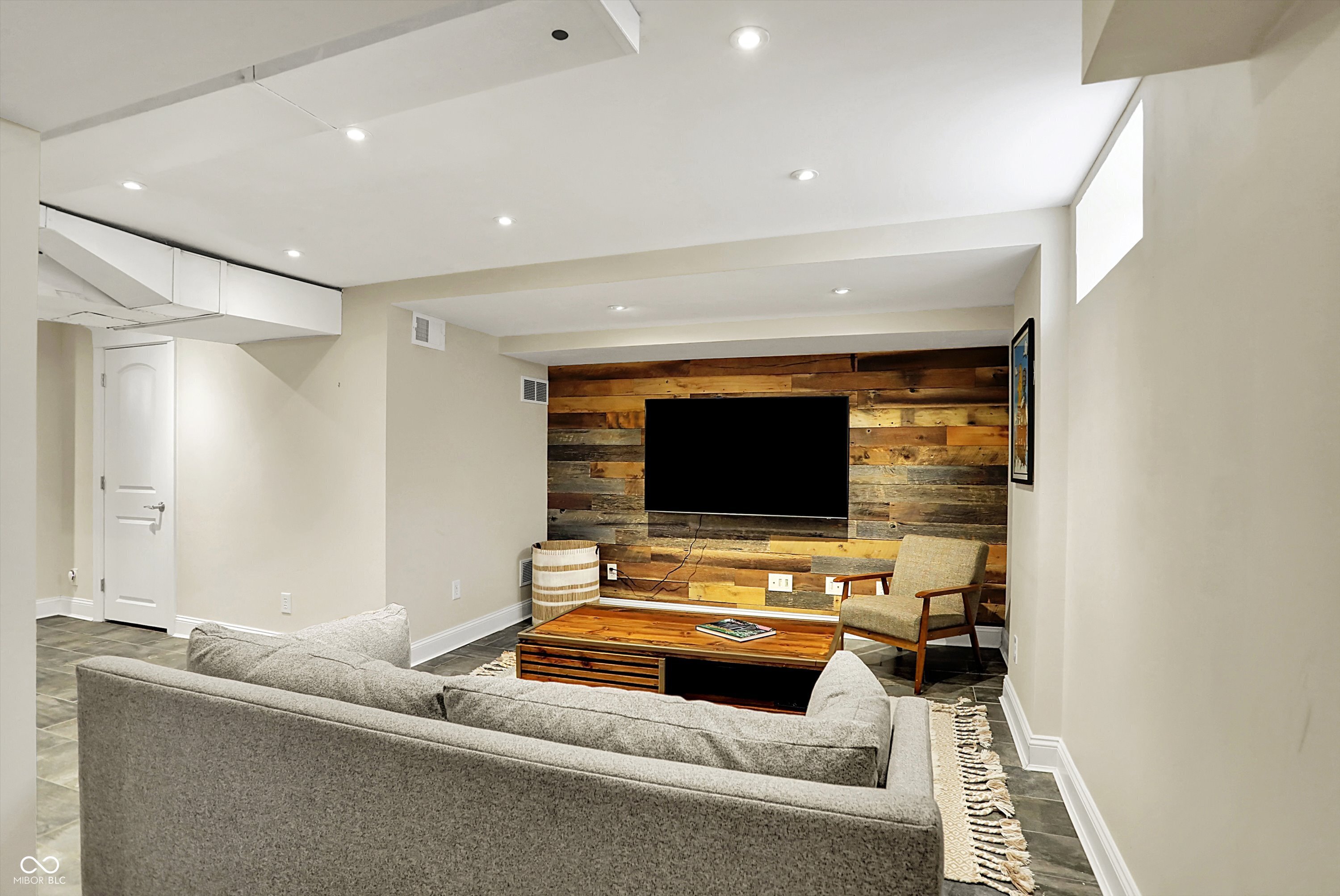 5611 N Delaware Street