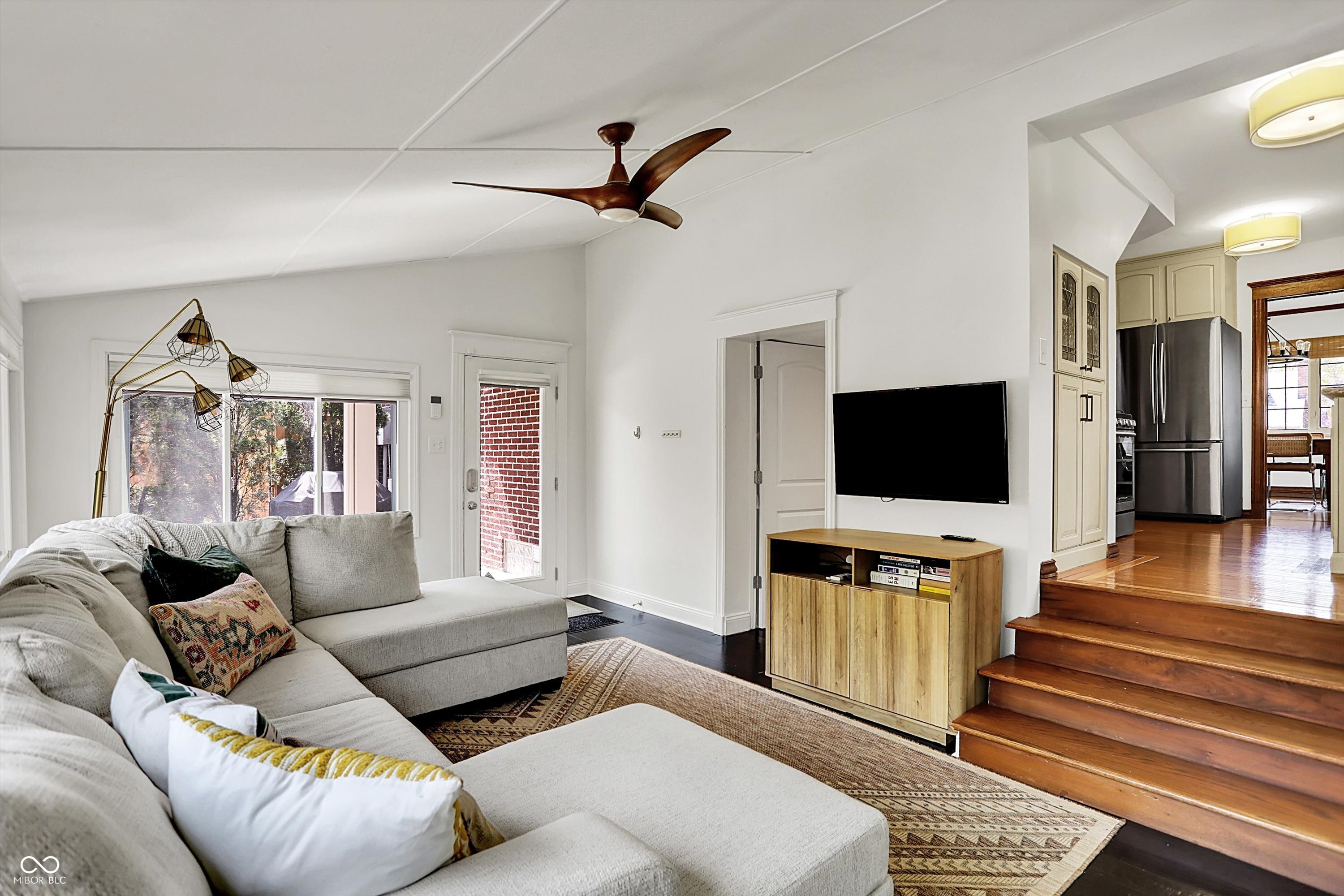 5611 N Delaware Street